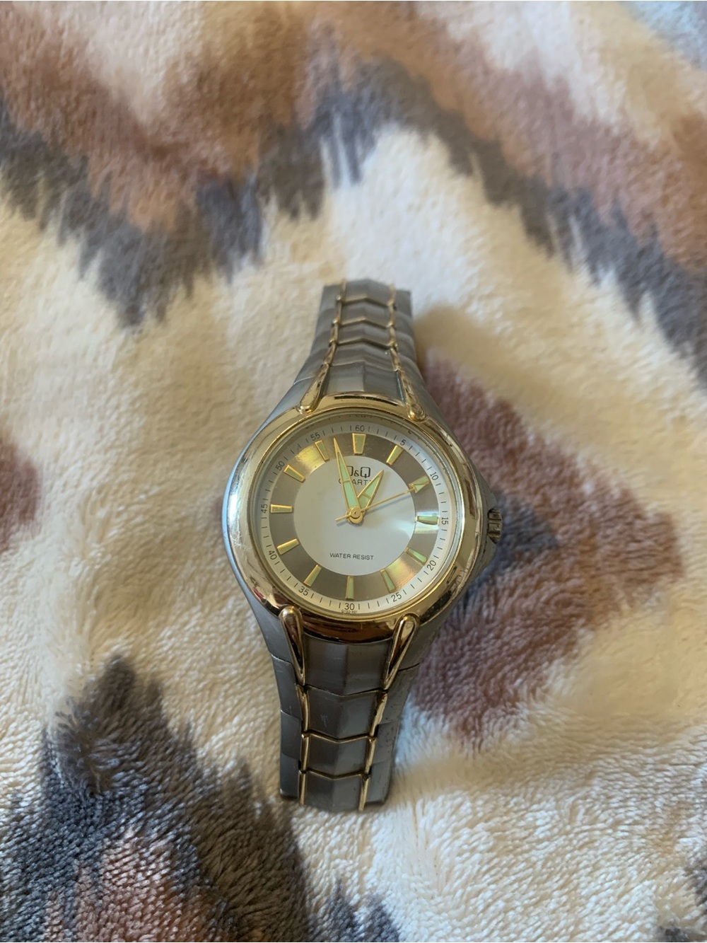 Q&Q Base Metal Bezel Watch